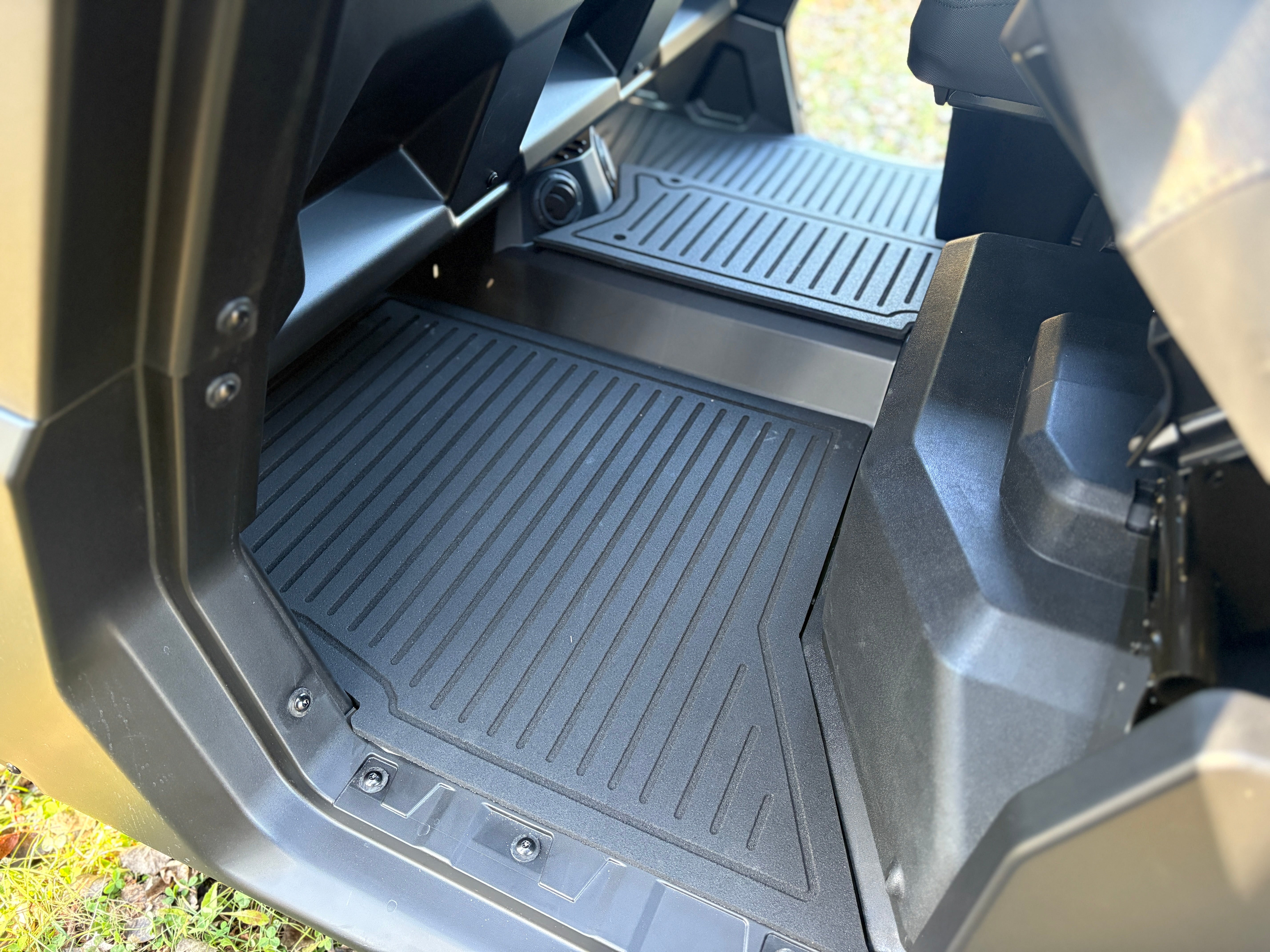 Motor Trend Defender Gray Rubber Floor Mats For Car, SUV, Truck, Van - Odorless & Trimmable Front/Rear Liners
